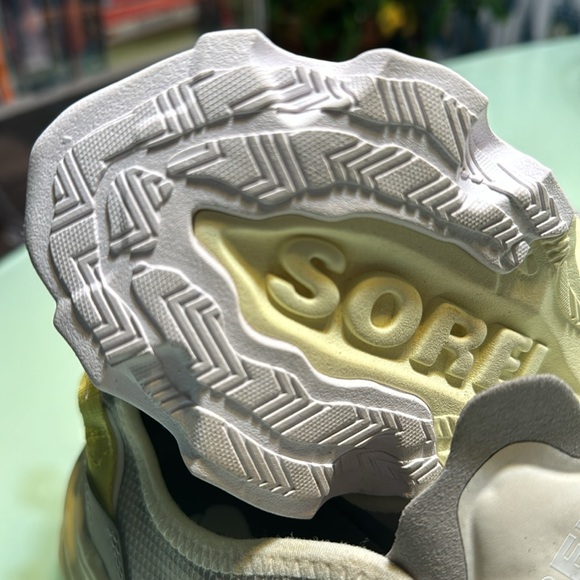 SOREL tennis shoes. NEW. - Picture 4 of 6